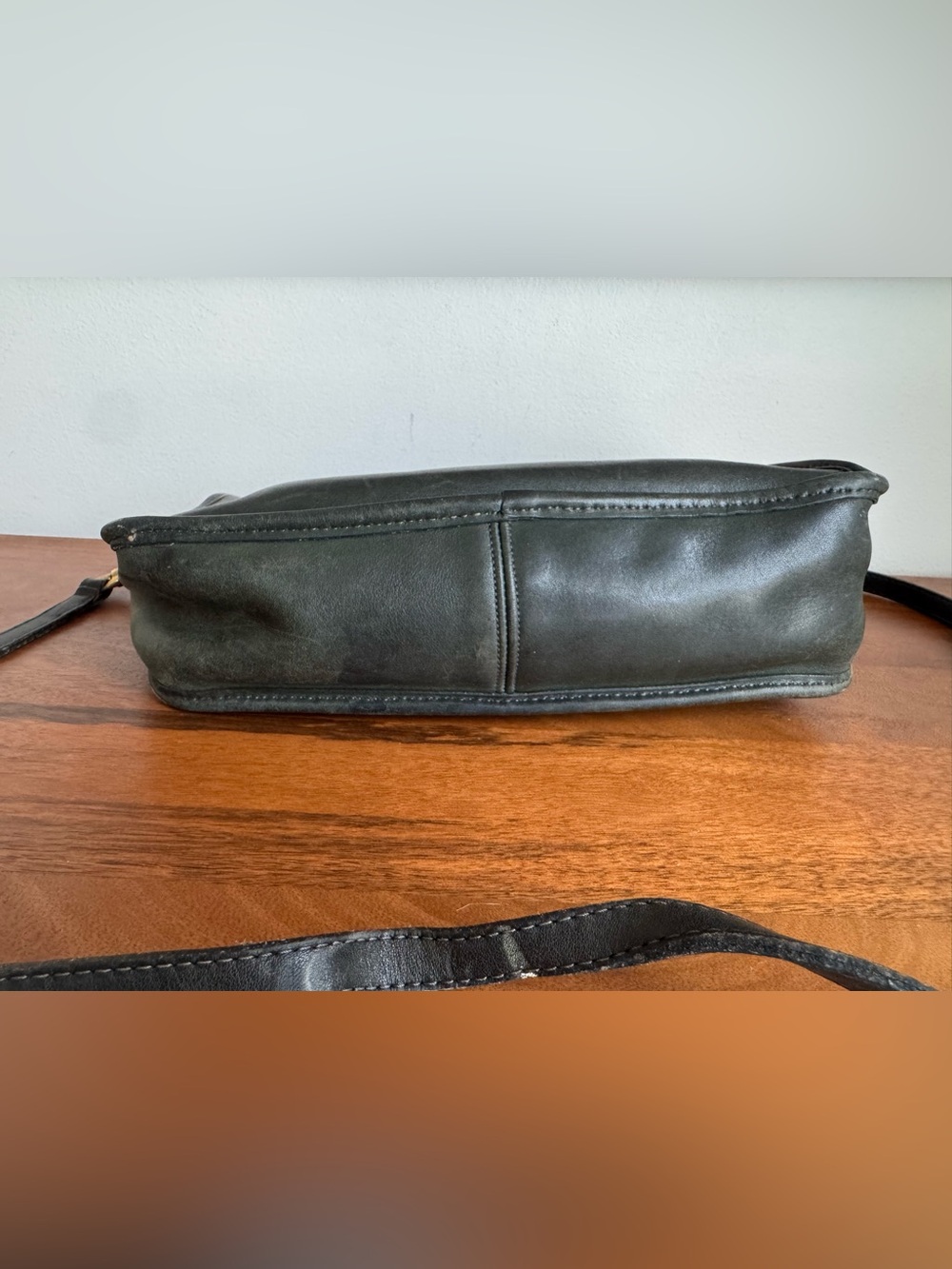 COACH vintage 80’s companion shoulder bag, made in USA, hunter green leather - Picture 6 of 16